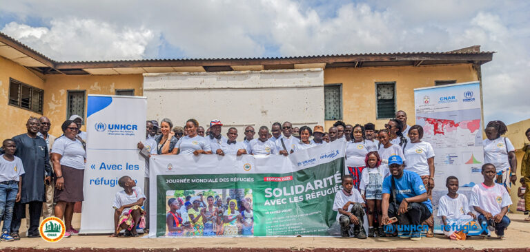Photo de famille de la Journée Mondiale des Réfugiés 2025 - #CNAR